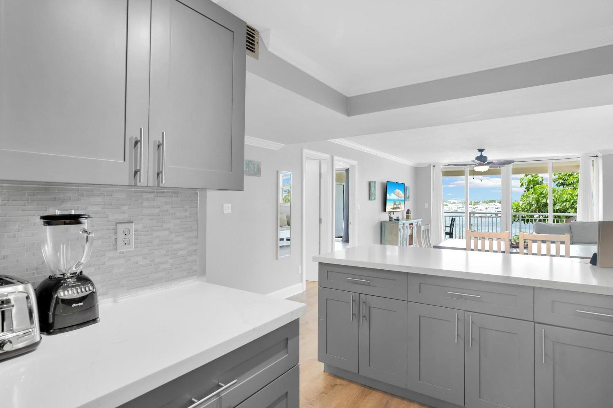 Eleuthera - 2X2 Fully Updated Old Town Waterfront Corner Condo Key West Dış mekan fotoğraf